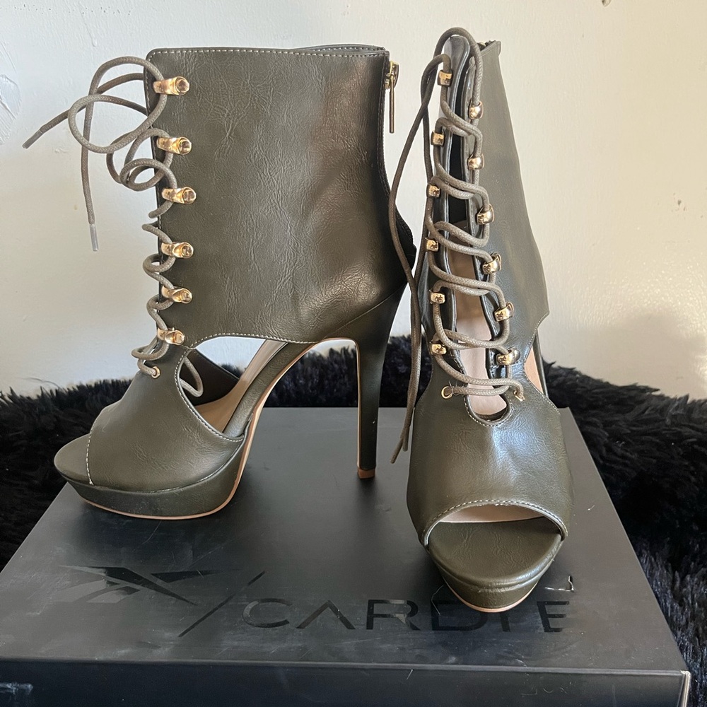 Shoe Dazzle Green Stiletto Lace-Up Heels